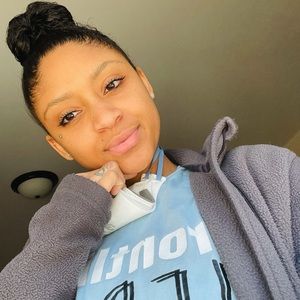 Meet your Posher, Raegan